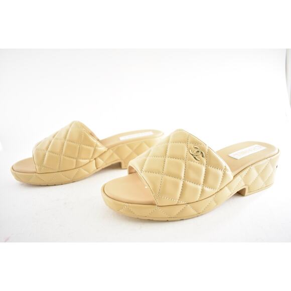 Chanel 23C Beige Lambskin Leather Quilted CC Logo Platform Slide Sandal Flat 42 - Picture 9 of 13